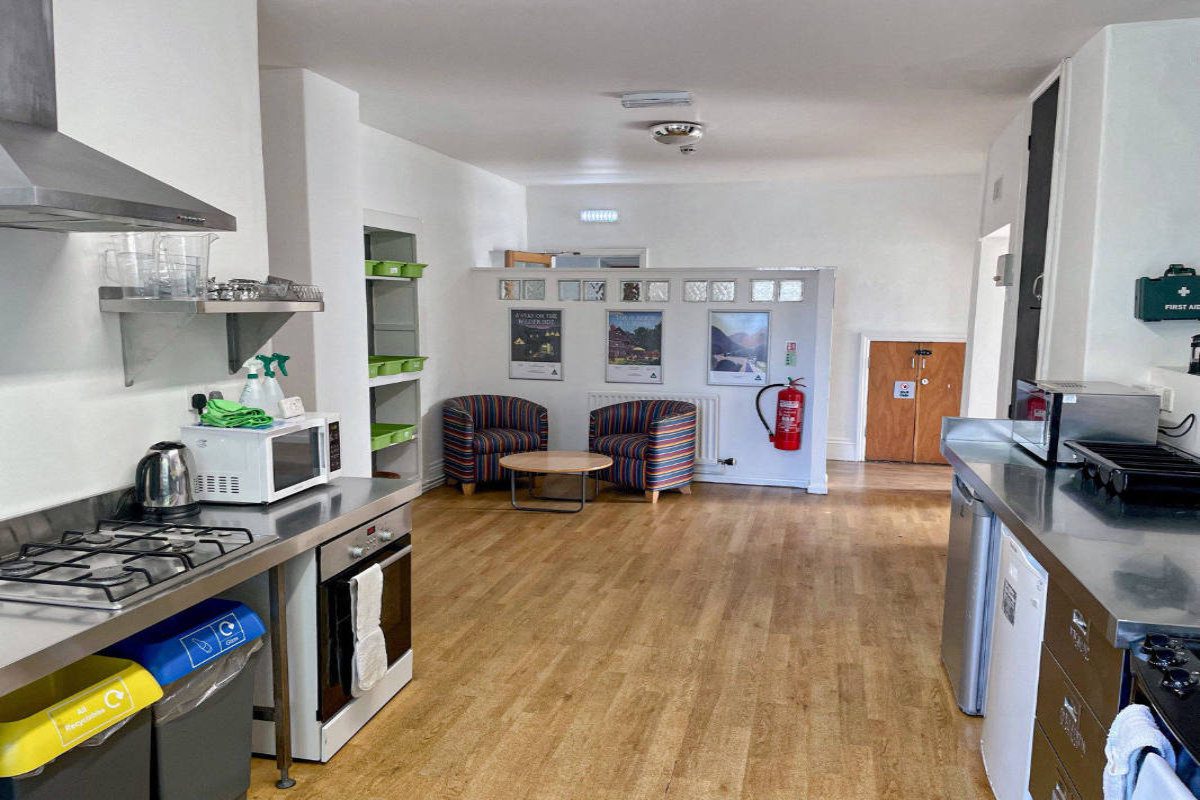 YHA Cheddar self-catering kitchen